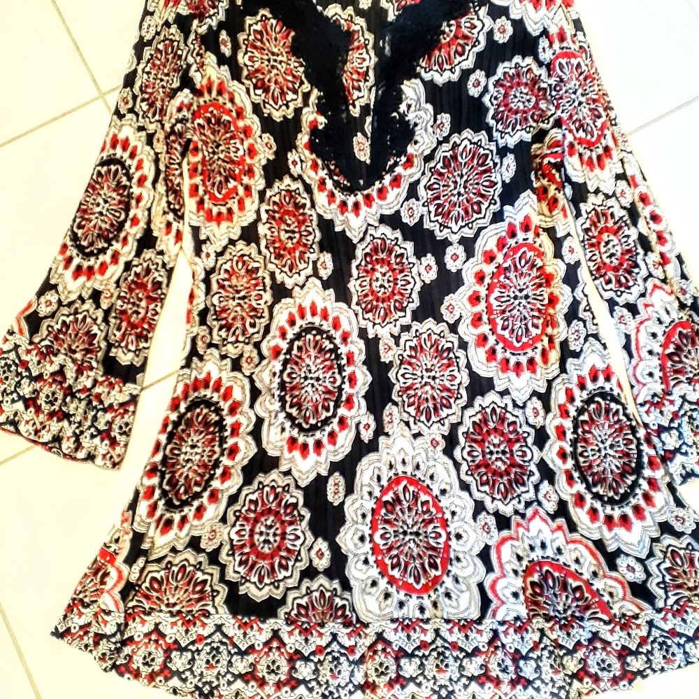 New Directions paisley tunic top